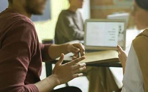 �ͽoͬ�µ�ף���Z(y��)���ţ����x225�䣩