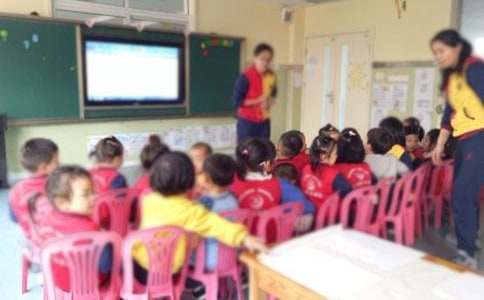 �׃��@��ཡ����ӽ̰����ғQ���ˡ�����˼��ͨ��11ƪ��