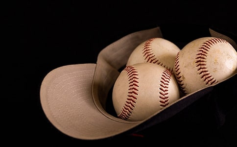 男生棒球服怎么搭配