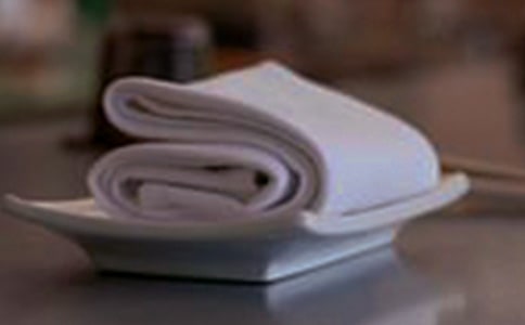 餐巾的正確使用法