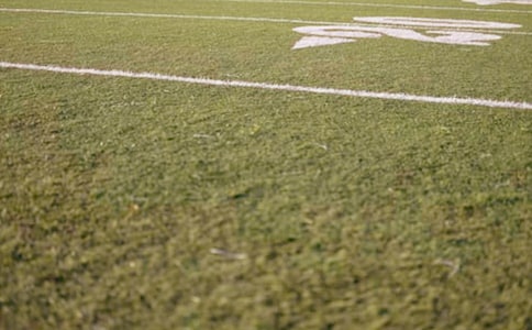 學(xué)校的操場(chǎng)作文【精華】