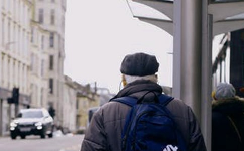 ���������^��м���