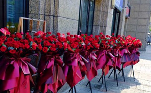 �����@����