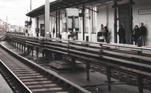 ��܇վ����