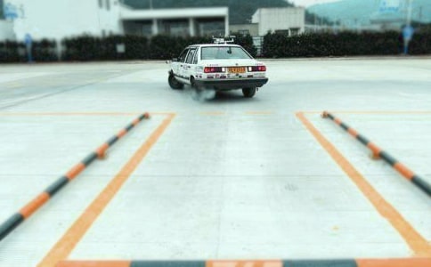 �{У�ƶ�(ͨ��15ƪ)