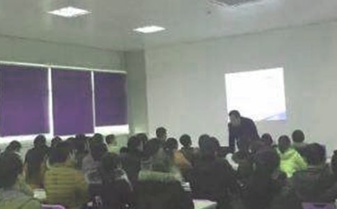 �ύ���Ƹ���v��ģ��R����ƪ