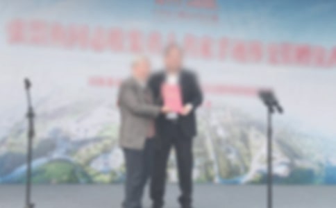 ��ٛ(z��ng)�xʽУ�L(zh��ng)�l(f��)�Ը巶��