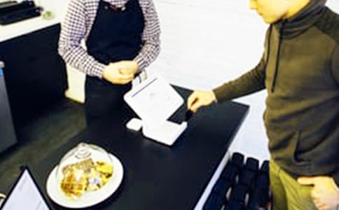 發(fā)給客人的祝福短信