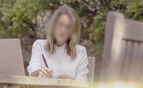 Ů���ҹ����r��νo�Լ�������ֵ�ӷ�