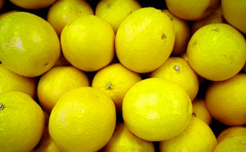 賣水果小伙子的故事