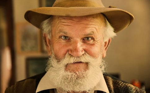 �Һ͠���?sh��)Ĺ��?/></p><p>��������������ʹ��������傀�_ֺ�o�o��ץ������·����ʹ�絶�g�����_�������ٵ�����Խ��Խ����������ȥ�˴�С����t(y��)Ժ���]���t(y��)���ܿ������Ĳ�������ÿ��ֻ�ܴ��ڼ��������������@���ѽ�(j��ng)���m(x��)4�������ˡ����������������όW����������߀��������ʹ���Գ����������������͵������������ҷŌW�؁�������߀�ǁ������½��������Ұѕ������Ϙ�ȥ�������f��������һ��Ů�ށ��f������̫��������</p><p>��������֪����ϲ�g�^��Ӣ�Z��(ji��)Ŀ��������ÿ����ĩ���������������ҵ�һ����Ȥ��Ӣ�Z��(ji��)Ŀ�����ҽе�����ǰ��Ȼ����������������߅������һ���^�p���Еr����������׌����������������������һ�������s�oվ���������룺���ҏ�ӛ���������������@�Ӑ��������o�����F(xi��n)������o���ˣ�߀�ǸĲ���ԭ�������T���������ۣ��Ҳ����ٽo������ؓ������������Ҳ��һ���f������]�����Ӷ����������Ⱦ��ǲ�ʹ�������ܵ��ˆ���������ֻ��׌��������߅����߀��׌�ҿ��þo�o���������������������Ƶ���</p><p>�����u�u�����o��Ěq�����^����?sh��)ļ������ڠ����(sh��)�Ę�Ͽ���һ�����y����ȥ�ĺ��E������?sh��)����w׃�á��sˮ����������ˣ�������������?sh��)������۲�һֱ��ĥ����������������ݚ�D(zhu��n)�y�ߣ�������΁���ڼҡ�����������ʹ��Ę������Һ���������ÿ���@�r���Ҿ́�������������������������������������Ц�[�[���f�����OŮ�L�������ܞ頔�������ˡ������ó����������ǳ������ҵķ���(w��)����������Ę����������ָЄ����ּ������қQ�����������ܼ��ķ�ʽ�͠������^һ���Ҹ���.���ꡣ</p><p>�����q���ǟo��������Ѡ�����һ��Ӣ���Sˬ��Ӣ��׃����һ���ְ����ֵ�����������һ�^���ڵ��^�l(f��)Ⱦ����һ�����y�z���q��Ҳ��������������ҏ�һ���໴����ċ냺׃����һ��ͤͤ���������������ҏğo֪׃������֪����Խ��Խ���ܵ�����?sh��)Ă���Խ��Խ�w򞵽�������ҵğo˽�Đ�������������Ҫ���h������һ����</p><h2>�Һ͠���?sh��)Ĺ��?</h2>
<p>�����������������x��һ�����������µ����ֽС����w�ķ��ӡ����x�����@�����£����������ҵ�.���������������������ϼ�Ҳ��һ������һ����Ժ�ӵ�ƽ���� ���������f��Ժ����N�����䡢��䣬�B(y��ng)������С����������߀�N��С�[����ˡ����t�����������ɺ�����!�������̺�ϲ�g���ϼ�ס������������f����՚��������ĕr���؄e��������ǰ�������׃��@�ĕr�򣬠������̽�(j��ng)�����ϼ�ס�����������ԏ�����С�W�Ժ�������������������͏��ϼһ؁�������ÿ��ȥ�όW���������̾ʹ��ڼ��������ϣ������؁����Ҿ͸�����һ�������ְֻ؁��ˣ��Ҿ͸��ְ�����F(xi��n)�����룬���㠔�����̵ĕr�g����̫����!��������϶������y�^��!����Ҽҵķ���Ҳ���w�ͺ��������όW�ĕr�򠔠������w���ϼ���һ�����ҷ��ˌW���w�؁���</p><p>������ǰ���όW���]�Еr�g�㠔���������F(xi��n)�ڷź����ˣ������όW����ÿ����кܶ�ĕr�g����Ҫ�����㠔�������������������ҽo�������������]��˼�ĕr����?gu��)��������Α���߀������С���ٽo���� һ ��׌����ÿ�춼��옷����!</p><h2>�Һ͠���?sh��)Ĺ��?</h2>
<p>����������Ƭ���@���Ҹ�����O�z�������Һ͠������Ǖr����߀δ�M�ܚq�������r�����s�ѽ�(j��ng)�ǹ�ϡ֮������</p><p>�������������ұ����������Еr���ұ�һ�^���M�ˠ���?sh��)đ�����۵�С��ץ���ˠ����(sh��)��ϻ��R�������������p�����Ĵ��֌��Ҹ߸��e��������ЦĘ����һ��ʢ�_�ľ��¾����M�ǰ��y��Ę���������Ҹ���Ц�����@��ܰ��һĻ��ǡǡ���ְ��������C�������������@˲�g������������Ҳ�����Һ͠����H�ܟo�g��Ҋ�C��</p><p>�������҂�������������һ����������֡������L�O������������@һ݅���������傀�����ֻ����һ���к����������g������С�����������ˎ�ʮ�����K���΁���һ����O�ӣ�һ���ܽo���ܼ҂��ڽӴ����к��������뵽�������ҵĐ�ԓ�ж����</p><p>�����������ұ��ڳ��ˠ���?sh��)�`����������С�r�����ڰְ�����������æ���ҵ�ͯ������ڠ���?sh��)�����¶��^�������҂������I�r�����������۵،��Ҕ�����У����ұ������ؓ�r���������Զ���վ�����@߅������ȡ�óɹ��r�������ǵ�һ���c�ҷ����옷�����������������y�r�������ǵ�һ�����ҷ֑n���y���ˡ����ڠ���?sh��)���������Ҷ��^���Ҹ���ͯ����</p><p>�����������µĻؑ��Ƕ�ô���ð���</p><p>����ֻ�ǲ��룬�ؑ��ʹ˽K�Y(ji��)��</p><p>�������Ԟ頔���������߸��L��һ��·��ֻ��ϧ����ħ�K��߀�ǽ��R�������^����������ʮ���q�ǂ���������ĕr��(ji��)�������o�oϢ�����ˣ����o�o���x�_������һ��ԒҲ�]������</p><p>����ֻ���ҿ�����ĳ�����o���õ����������ǘ�ͻأ�����𠔠����������������ף������������Ԓ�Z����������һ��һ�У�������Y������ȫ���˿޵�����������</p><p>�����������µĻؑ��Ƕ�ôʹ����</p><p>���������ʹ����˺���ѷΣ��������������˱�������������ͼ�ʹ��������ڕr�g�Ŀp϶�������������</p><p>�������������b�h�ľ��x���������c����Ҳ����ɽ�c�������ǃɂ�����ľ��x�������Һ͠������mȻ�˴ˠ������sֻ��΢Ц����������Խ��Խ�h�����҂���O�z���ģ��s���h�o�o��(li��n)ϵ��һ����</p><h2>�Һ͠���?sh��)Ĺ��?</h2>
<p>�����ԏā����@�������Ժ����ҵĠ����ͺ�ϲ�g�ң��ܐ�����</p><p>����ӛ������һ��ꖹ����ģ��L�������ĺ�����������Ҳ���q�������X�ÿ՚ⲻ�e���ͺ���ȥ���V���������҂����z����һ�����ߵ��ˏV���ı��T��</p><p>���������������V�����������V��������</p><p>�������d�^�ďı��T�ߵ��ˏV����Ȫ߅�������c�����e�ܡ�����ˤ����������һ߅С��һ߅���f��</p><p>�������ѽ�(j��ng)�����˵ć�Ȫ�͟��[�Ě��������ס��������������ȥ ����?sh��)�Ԓ���@���ҿ�����һֻС���������w���������f�����^��ץ��ѽ�����ҿ����@������Ư�����_ʼ׷�@ֻ���������������w�Ҿ�������׷�������@߅�w�Ҿ����@߅׷��������Ҋ�ˣ�����ѽ���e������</p><p>��������?sh��)�`Ԓ���䣬�Ҿ�ˤ����ʯ�^�������˷��������������sæ���^�������ҕr�������ܼ��˛]վ��(w��n)��һ���������˵�����һ��С�İ����ֵğo��ָ���������������Ҳ�]���������ҿ�Ҋ����?sh��)���ָ������������ֱ���͇������۴������������һ߅�������ҵ��^һ߅Ц����ο���f�����]�£�������������ɶѽ����ֱ���F(xi��n)�ڠ���?sh��)ğo��ָ߀�ǲ�����ֱ��</p><p>���������F(xi��n)���ѽ�(j��ng)��ʮ����ÿ��߀��Ҫ�o��������������������ѽ���䌍�������ҵĐ����Ȱְ֋������ҵĐ۸��</p><h2>�Һ͠���?sh��)Ĺ��?</h2>
<p>�����҄��������r�������ѽ�(j��ng)��һλ���~�����^�ˡ������Ժ����Ҿ��Ǡ���?sh��)�С�����ˡ?/p><p>����С�r���������o�����������������һ�Kľ�^����ľ�^��Ƥ������Ȼ������ľ�^�Ϯ�һ��С���Ę��ӽo�ҿ����� �˂��f��ľ�������(q��)�������Ԡ����ͽo������һ��С�����Ұ��@С���ͮ����������ĵ���ȥ�ȥ�и��N�|���������f������Ʉe�����С�ւ����������������Ҿ��ǲ� ����Ҫ��С������߀�Ѽ���ĺö��|��Ū������</p><p>�����������όW�ĕr�����������ͽo���I��һЩ��Ԋ�`���������x��ÿһ�Π����o�ҽ̹�Ԋ�r���Ҷ�Ҫ�ȿ��ʈD���������@��Ԋ��ʲô��˼�������ڿ����ĕ��r������һλС�W�������Ҿ���һλ���C���ώ����Ұѡ��������x���Țvʷ�����������������Ӻ͹����Ĺ����v�o���� ���mȻ�����ځy�v���������sֻ��Ц�[�[�ؿ����ң�һ��ԒҲ���f�����НM���ې���</p><p>������С�r��ǳ��Ԛ��{(di��o)Ƥ��һ�J���������͵�ȥ�WУ�o�e�˵�Ǹ���@�ӵ��²���żȻ�����Ǖr���l(f��)�������ǱM����ˣ�����Ҳ߀�Ǐā�]�д��R�^�������ǜ���،����f�Ժ����@�����������@���ҁ��f�Ƿǳ��_�ĵ�һ������������҂��WУ������e���˾�Ҫ���I(l��ng)�ؼң���������������S���r�g�����������</p><p>�������쵽�����C��һ������Һ͠���һ�����呟����w���Һ͠��������˃�Ȧ�������Ȼ���һ�����V���w�����@�Ǡ���ÿ���������������頔��ÿ��Գ�呟����������w�ܺá���ÿ���������呟��������f�@�ӿ��Կ���L����</p><p>��������Ҳ�����Сľ������Ҳ�����x�����I�Ĺ�Ԋ�������������J���������ҕ��r���뵽�͠���һ�����[����Ŀ옷������</p><h2>�Һ͠���?sh��)Ĺ��?</h2>
<p>����̫ԭ���糿���ǻ����ɵ�����ƻ\������գ�����߀����Сѩ���ғu�u�l(f��)�q���X�������������ćڸ����ϕ���̤���˼��T��</p><p>����һ·�ߵ�����վ���£��Ϳ���һȺ�W����������������������һֱ߀�]���ء�ֻҊ����߅վ��һ�����������Ӻ�Ц�O�ˣ�ѩ���h���������^�l(f��)�ͺ����ϣ�üëҲ׃���˰�ɫ�����ӺͶ���s������ͨ�t��ѩ�����������a�K���������������Ę���׌�W����ָָ�c�c�����ԵČW���s�����ڱǱ��_��С�hՓ������������ô�@ô���İ����e�K���ҵ��·�������</p><p>�����@�r������܇ӷ�[�����|���F(xi��n)��ҕҰ�����҃�ľ����(j��ng)һ���Ӿo���������˂�Ҳ�D�r��(zh��n)�������l(f��)�����������������������^�l(f��)��ÿ���˶��ڹ��������Լ���������λ������֨ѽ��һ��܇�T�_�����˂���ˮ���ӿ��܇�T����Ҳ�S��������ǰ��һ�D(zhu��n)�ۣ�Ƴ��܇���ϽY(ji��)��һ�ӱ���������ķ����������S�S����p�����ϓ]������ƴ����Ҫץס܇�T�����׵���q�������{�Ĺ���������һ�����\��Ь���y��̤��ƤЬ����ʲô���󶼁G���˿�����Ĺ���վ�������˂�����˼�h��'�F�Y(ji��)�����������ߵİl(f��)�]�߿Ճ�(y��u)�ݣ���������Ҳ�����ӿ��g���˂��ı���u�uŤ��������D��ȥ�s���������������</p><p>�����ҽ����ؿ����ֱ�����������Ҫ�t���ˣ����˂�������������������Ĺ���܇��߀�]�c���أ��@���ϲ�ȥ����Ҫ�ں��L��վ�ϴ��������ô�k���ҵıǼ��Ͼ�����һ�Ӻ�����</p><p>����Ҳ�S�˵ĝ������ǟo�޵ģ���ô���˶��D���˹��������ұ������صĕ���������߅������ֵ�����һ���Ƴ�����Ⱥ�����ļ��r����Ȼ�l(f��)�F(xi��n)܇�T߅߀���c���g����(y��ng)ԓ���������ˣ����ǽ^̎�������ҸZ��܇�Tǰ��������ȥ���s������߅���^��һֻ�M���ް���������Ť�^һ�������ǂ��������Ҳ���������룺����һ����λ������߀Ҫ���ғ����F(xi��n)�ڵ�����ô���@�ӣ��Ҷ�Ҫ�t���������ұ�ס������ݺݵص����ǂ�������˾�C�ߴ����������ϲ��ϰ����e���M�r�g����</p><p>�����Ҳ���ί���Ŀ����������Ҷ�Ҫ�t��������ֻҊ��������������Ц��������˥�ϵ�Ę�����ް��������@�ˣ������������ϰ������Ҫ�o���e�`���n����Ҳ�]ɶ�������ϰ��ϰ�������һ߅�f��һ߅�s�������������˻�վ�Ƶ������Ҹм��ؿ�������һ�r�������f�x�x��</p><p>�����K��������܇�񂀳�ķ��i����ǰ������������͸�^܇������վ����ɪɪ�l(f��)���������������鄂�ŵ��뷨��Ę�t����</p><p>������֪���ǲ�������˶��ˣ�܇�����ǌӱ�����u�ڻ��ˡ���</p><h2>�Һ͠���?sh��)Ĺ��?</h2>
<p>�������^�����Թ����㠔���f�fԒ������һ�������ҵ�˼�w�ص��˶���ǰ���Ǖr�����ҳ����ڠ��������� ���v���^ȥ��������</p><p>�������҂��ҵ�С�OŮ�L����������̝����׃�������]׌����һ�c������Ȼ������Ҫ���۵������Һ����գ�����p�ۣ����������������҂��������ĺ��ˣ�����ô�X�Û]׃�������@�r�����������o�������������еĴ�ͬ����СС����Ҳ �ú��J�����·����@��������ֻ���Һ͠�������</p><p>�������Թ�����߀С����Ȼ�]ʲô�w������������������o�ˣ���(j��ng)�v�^�L�����w����Ȼ���������҂��ҵČ�ؐ�L����Ҳ������������ÿ�� �������f�@��Ԓ���䌍����Ҳ��������֪���ܹ��ɵ��c�^��Ȼ�������Цһ�£�������?sh��)�Ę��Ҳ������������Ц����������Ę�ϵİ��yҲ͹�@��������������һ�ӣ�����һ�����ɴˣ��ҕ�֪����������������һ���ܿ�����Ȼ���@ô���^�Ġ���Ę����ô��׃����˜�ɣ����</p><p>�����������������������ώ��o�҂��v�������еĺö�׃������Ҳ�����w������Ŷ�����@�r�������p�p�������ҵ��^��̧�����������f�ϵ�һ����С�Ƿ����ǰ�������������҂�Ҳ���M���¾ӣ��x�_��ԭ����Сƽ�����_ʼ�ˍ��µ�������</p><p>�������������õĕr�⿂���@�Ӷ̕��������򲡁G�������Լ�ȥ����һ�����������������������^�úÆ����@���������֪�����¡�</p><p>������������F(xi��n)�ڰ��ĵ�˯�����Q�ҁ��o���v�v���°���</p><p>�������L������Ҳ��һ�������F�T���������ٴ�һ�c����ϣ�����빲�a(ch��n)�h����������һ�����_�İ�����֪���@Ҳ��������Ը����ô������������v�����a(ch��n)�h�����ڑ�(zh��n)����ԡѪ�^��(zh��n)���Q���҂����׵����������м��h���ҵ�����Ҳһ�ӵ�������</p><p>�����������҂����ѽ�(j��ng)ͨˮ��·������������Ҳ����������ˣ����ӂ�Ҳ��Ҳ���à�������ر����������҂���߀�b���о��ҕ�ˣ��F(xi��n)�ڵĹ�(ji��)Ŀ�ö�ö����������҂����b���{(di��o)�ˣ�����r�Û������Ժ���Ҳ���Äڟ���������ؓu�����ˡ����������҂��@���'׃���ǲ��Ǻܴ������ǲ��ǿ첻�J�R�ؼҵ�·�ˣ��]�������ҿ��Ԕv������</p><p>�����Һ͠���?sh��)Ĺ������h�����@һ���������Ǿ��ǹ��a(ch��n)�h���ڴˣ�ף����Ĺ��a(ch��n)�h��ʮ�q���տ옷���҂������Լ���Ŭ�����H�۵��h�I�������\���R�Y��</p><h2>�Һ͠���?sh��)Ĺ��?</h2>
<p>�����֡������֡�����ICU�������@ʾ���������@ʾ�D�ɲ��ΈD׃?y��u)�һ�lһ���o߅��ֱ���r����һֱ�m������Ҳ�S֮�������Iˮֹ��ס�؊Z��������ɤ���������ˉK���F�Ƶ���Ϣ���l(f��)�C���ڠ���ȥ��һ���굽��֮�H�������R�Kǰ��һĻ�ٴθ��F(xi��n)������ǰ�����������</p><p>����������һλ�^�l(f��)��������ü��Ŀ�����ˡ����ҵ�ӡ�����������҂��ҵ�����������ҘO�䃞(y��u)�����o���҂��Ŀ��ǟo�޵İ����c�P(gu��n)������ͬε�{�Ĵ���׌���������п옷���L��</p><p>����ӛ��С�r������ÿ�춼��������ĩ�r��ĵ���������@���r�����ҾͿ��ԷŌW�ص�������������Ǖ��o�����S�S����۳ԅs�����^�Բ�������ζ��������߀���电(sh��)����ص����������һ��������ϵ�ζ�����Ǵ������~���t���{���^����</p><p>�����������ҵĐ۾���d�d�q���ğoϢ���s�ּ�����΢��һ�������°��r�g�����~�Ġ�������ſ����_�Ĵ���ǰĿ���D(zhu��n)���ؿ�������������������Ⱥ�ʹ�����Ϣ��܇�v���������h�����H�˰�صȴ����҂��Ěw����ֱ����Ҋ�Ҽҵļtɫ��܇�_�^���ŷ��ĵ�����N���������ұ��м��ӵ�����ÿ���ϘǴ��_�����ҵ��T�r��һ�ɇ��������.��ζ���������ӳ���ۺ����ǝM���㇊�������v�v����ζ���ȡ���r�����ь����f�����㿴��һ�؁����㠔������������@��æ����һ����������ÿÿ�@�r���ҿ��Ǹе�����������һ�ɹ�ů�����������ҵĐۿ̹���ġ�</p><p>�����ҕr����Ҳ�X�à������е��Ǳ����׾���һ���o�����ܵ�ħ����������ͨ��ʳ�ĵ��ˠ������ж�׃��һ�����r����ζ����һ�Ό������I(y��)������ȥ�����������������������۳Եļt��������ֻҊ����ϴ��������ƽ���ڰ����ϣ�߅�L��߅�µ���ֻ һꇡ������ǡ��֮�����ӝL���K���������ץ��������u������ˮ�������щK�������������������ɫ�·����щK�������������D�rһ����ͻ�ʢ�_������У�����������·��v����һ�������щK��ɫ������ħ�ð��׃�������ֽ��Sɫ��偵������������μ�����Nʳ�ģ���(j��ng)�^��������������һ�P׌��������εļt�����Ӕ[�ϲ�����Ʒ�L���@������ϵ���ζ���Ҍ�����?sh��)ďNˇ��������wͶ�ء�</p><p>�������������Ǳ����ϵ���܊�t(y��)��W�ă�(y��u)���������┵(sh��)�W�}��ˮƽ׌���Ŀ�Y(ji��)����һ��߉݋�ԘO���ĊW��(sh��)�}���һ��M��ţ����֮������һ�������������������������������г�M�������˼�S�O���c����ͬ��ֻҊ������ָ�׹β������������������U�P��������������һ�¡��������ܿ죬����ֱ���f�������_�����挦�ҵĲ������������S��������ǰ��ˮ�������R���K��������εķ�����ͨ�׵��Z�Խo�ұȄ��v����ֱ���� ��Ū����ֹ�� �����f��������̎���ǂ�����όW�C���������ɠ���Ӳ�Ǒ{���Լ��O�����Ĵ��X��(j��ng)�^�yԇ������������܊У�� ������?sh��)Ă�����£��ҵ��°͎׺������������@�ǲ����ܵ��������</p><p>�������в��y�L��������ͻȻ�����g�|(zh��)�Է��ף���֪�@���������҂�?n��i)��Һ����������������Z�����g�|(zh��)�Է�����һ�N�Ȱ��Y߀�����ļ������Ǉ��H���y��������һ�N������������һ����ɫ��܊�t(y��)��������ô����֪������ć����������Ƕ�������������߀��������һ�����^�m(x��)�o��æµ�����ö���ζ�������mȻ���҂�?n��i)��Ҷ�������������ֻ��ЦЦ���¡?/p><p>����ȥ��ʮ��������ħ�o��؎����ˠ�����һ����(y��u)����H�˾��@ô�x�_���҂��������ס�����Ѽ���ÿ���όW�x�_�ҕr���ҿ�����һ�䣺���Ѡ�����Ҋ����ÿ��ŌW�ؼҕr�����ֿ�����һ�䣺���Ѡ����һ؁��ˣ��M��ÿ��ֻ ������һ���˵đ�(y��ng)��������߀�ǈԳ������@ô���������֪�����������h�� �������������������Ñ�(y��ng)������</p><h2>�Һ͠���?sh��)Ĺ��?</h2>
<p>�����������]�ж�����������x�_���������K����߅ȥ�����������Ҿ͸���������������������ҳԹ���ס�����������������L����</p><p>������һ���������Ҵ���ǾŚq������һ��؝������g���Һͽ��һ�пվ��ܵ����@ȥ���Ҙ�Ȥ��ÿ��ȥ���@�ĕr�����҂���Ҫ���^�Ǘl܇�v��������l(xi��ng)�gС·����һ�Σ��Ҹ��ڽ���������ͻȻһ�v�����C�_�^����ҵ����ω��^ȥ�����������ۜI��涵İ���?gu��)����t(y��)Ժȥ���t(y��)���fֻ����Ƭ�����@���ǿ�������������(j��ng)һ��Ƭ���Y(ji��)�����_�׹��ۡ������Ҵ���ʯ���ڼ�����Ϣ�˃ɂ�����</p><p>�����_�W����ͬ�W�������M�ѵĺ�����ȥ�όW�������҅sһ�c��Ҳ�_�Ĳ�����������ҵ��_߀�]����ȫ����(f��)������ÿ�ηżٻؼ����������I�ܶ�óԵĖ|���������Ҍ������I(y��)���������������ȣ����@���Տ�(f��)һ����ֱ���ҵ�����ȫ��������������ǰһ�����ɻ��������ϲ�g�������p�Ȑ۵��۾������p��ů�Ĵ����������M�ˌ��ҵĐۡ��м��˵�`�������������Ҹ������������˶��кͼ��˵Ĺ��¡��Ґ��ҵļ�����</p><h2>�Һ͠���?sh��)Ĺ��?0</h2>
<p>������С�r�������ϼ����������Ȼ�͠��������и�����������������ҵĐ����������Զ���������mȻ���ĳ�������ͷ��صČW���r��ʹ�Ҹе���㯣�������һ�z���������hʎ���������c����?sh��)ġ?/p><p>����<strong>�����όW</strong></p><p>������ǰ�׃��@�Ľ���܇�������T����(w��)������회������I(l��ng)������·�����Ǖr�Ҽ��x·����һ�ε�·��������һ�v��ɫ�Ĵ�28����܇�����@��·�̵Ľ���܇��˾�C���Ǡ�����</p><p>�������@���Տ�(f��)һ�յ���������Ȼ�ٲ���������</p><p>��������ꖹ����ĵĴ����糿���B�Z�����������܇�M���ϵ��Ұl(f��)�F(xi��n)��һֻ���������ֱ�ȥץ����Ȼ�����ġ������Һ��oɵ��p�pһ�S���l֪�o�����ı�������܇����ŤŤ������ۄۄ��һ�^���M�˳�ˮ�������Ҳ��]���܂�������������ڠ��������`��߀������׽�������������s�o��������������׽����ȥ�ˣ���ȫ����ֻ��һ�����ڜ���Ġ������������]�к���?gu��)�����ֻ��ԇ�������������l(xi��ng)����Ҋ��������˰��֣������ŵ����ρ����������Բ�������������������׽������</p><p>�����F(xi��n)�������������ǑM���O�ˣ����r�����𠔠��r����ǰ�������F(xi��n)������������Ц��</p><p>����<strong>�ԡ����ᡱ</strong></p><p>�����������ʮ��������Ҫ�S�ՇD��</p><p>�������������������o�㎧��Щɶ���������o��?gu��)�����ô���ܲ��ǺÖ|�����������̛_�����g����Ҋ�������������׸����G�U�����������ҳ���������������������һ����Ƥ���f�o���f�����L�L�����óԵú����������ɴ����ҽ��^�������������߀�e�f�����G�ėU���ھ׽�����������֭Һ���M�ܛ]���ǹ���ô������������һ�ɲ���ζ��һ�����ɸ������³��Ě����ѳ���Сɽ�������ĝM���������������ο��Ц�ˣ���߀�Բ���߀�Ԡ�����Ū�cȥ�������š��š������۵Ĵ�����˺���죬��һֱ��������������Ƥ�ġ����ᡱ����ֻҊ����?sh��)�Ц���s�ě]Ҋ��������</p><p>�����˿����ҵ���ǰ���F(xi��n)�����Ǡ�������Ϧ��������ȥ�ı�Ӱ��</p><p>����<strong>�͵�æ</strong></p><p>����������ǰ��һ����ͨ���r(n��ng)��С�����r�����������ȥ������w����������һ��żȻ�ġ��C�������Ҹ�����ȥ�^һ�����s�J�˲��ٵ���</p><p>�����������Ђ���݆����Ҋϡ��������̌����a(ch��n)�����dȤ��һ�������ρ���һ��������ȥ�����W���������������F����ص�ˤ���˵����������½M�b�������Ҍ���Ͷ���ˮ��ӵ�Ŀ�⣬����ֻ�ú��ɫ�ؽo�˼��r�Y��Ǹ��</p><p>������߀�ǰ��o��������Ҋһ�ӌӵĴu�K�ڵ����_�A�������_��ȥ�ߣ����Z������߀�]������ȥ���u�Kȫ��������Ҫ�����ˣ������@����ŭĿ��ҕ�������֡�����</p><p>����������͛]��ͣ�^�����ǔQ�_��ˮ���^�����ǰ�ˮ��ɰ�{�yͿ�������������Ǳ���������һ�����r�Y��һ������Ǹ������������˵���߀�]��ӛ���{�����o���I�˃ɰ�С����</p><p>�������ǳ���ţ�ٺ�����Ŷ��</p><p>�����M�������ڿh�������˔�(sh��)�꣬��ÿ����ĩ����Ҫ���ϼ�ȥ����ȥ����׌�ҵ�ͯ���S������������ҕr������Ġ�����</p><p>����������ף��������|�����۱���ɽ��</p><h2>�Һ͠���?sh��)Ĺ��?1</h2>
<p>�����������������ڼ��������o�ĵ����I(y��)���ְ֋���߀�]�л؁����ҵĶ����ѽ�(j��ng)�I�ù����У������һֱ��У����I�����I�������@�r�������ߵ�����ǰ��Ц�[�[���f����С��ؐ���@ô�I���������o�㎧�˺óԵ����²�������ʲô�����ҳ����������һ������������������һ���G������</p><p>��������Ƭ�����҆���������ʲôѽ��������Ę��߀��Ц�[�[�ġ����������۳���Ƭѽ����