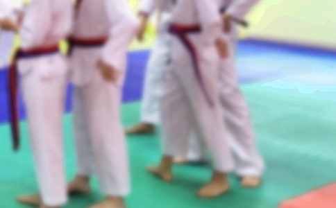 ���ֵ��m��Ů���W(xu��)��߀����ȭ������