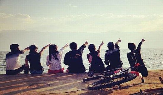 描寫同學(xué)之間友誼的好段